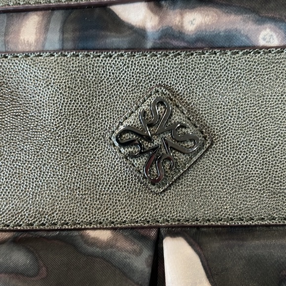 Vera Wang 👜 Handbag~LIKE NEW! - Picture 8 of 8